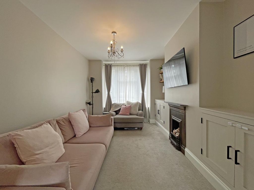 Property photo 2 of 19 Lydford Park Road 24 - Lounge Front.Jpg