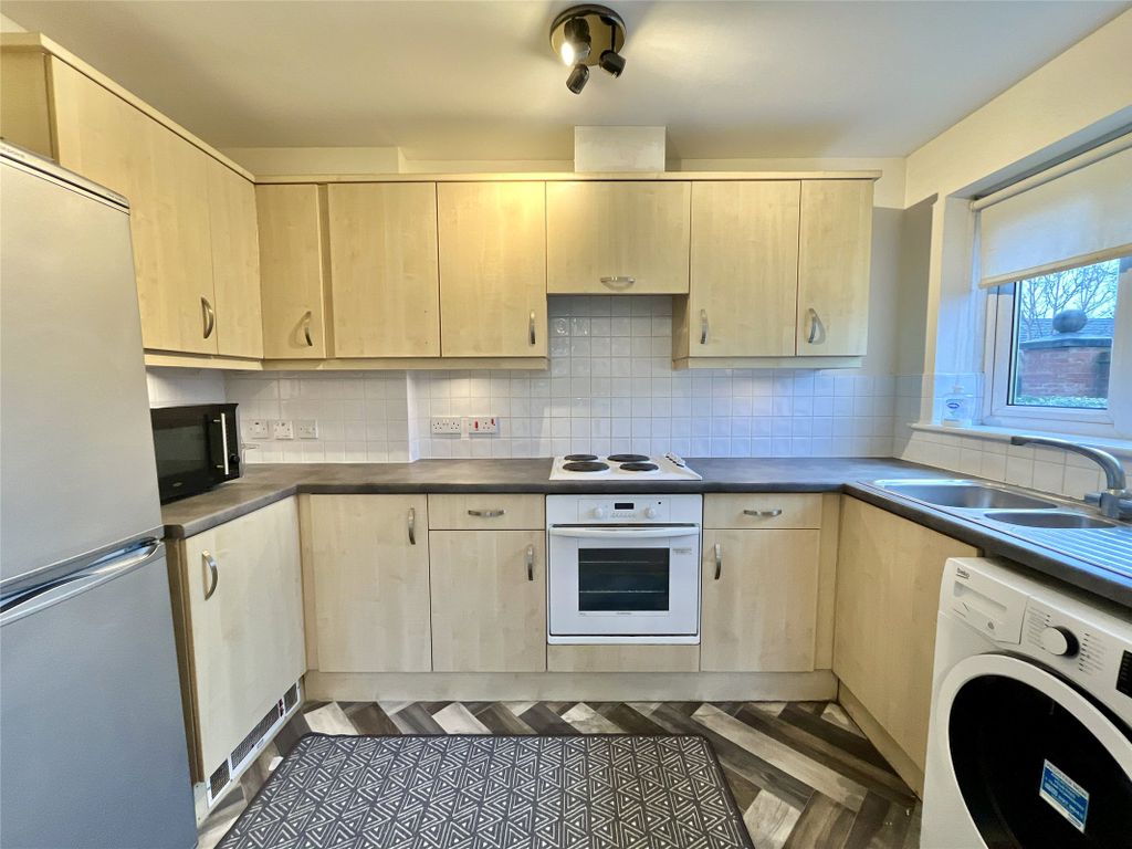 Property photo 2 of 15 Kitchen