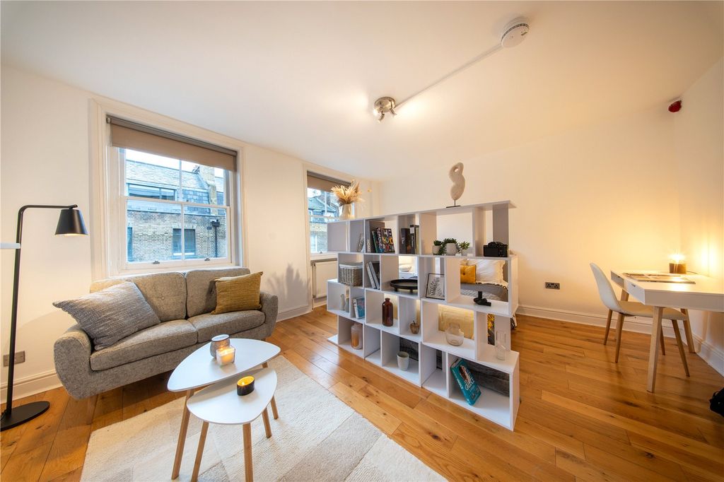 Property photo 1 of 17 Living Room