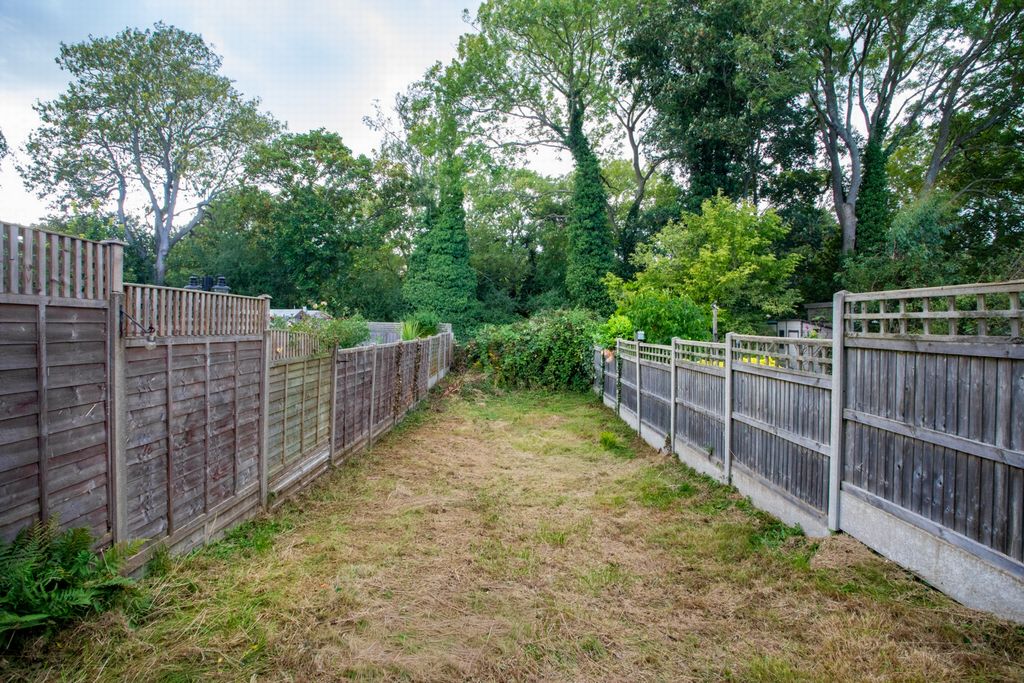 Property photo 2 of 12 Garden
