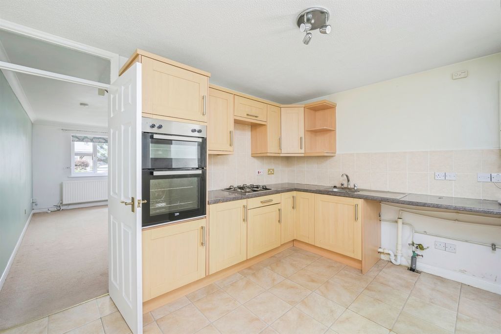 Property photo 3 of 16