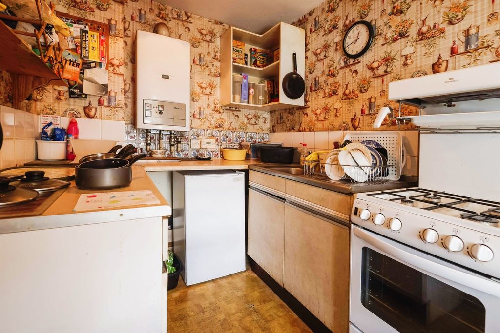 Additional image 9 of 2 bed flat for saleHill Street, Halesowen B63