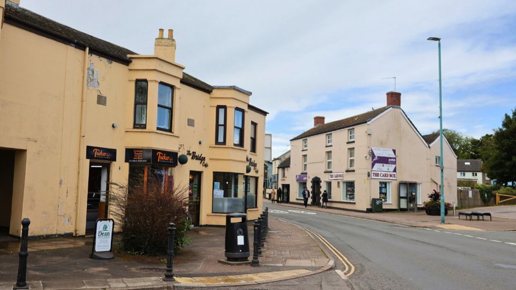 Property photo 2 of 6