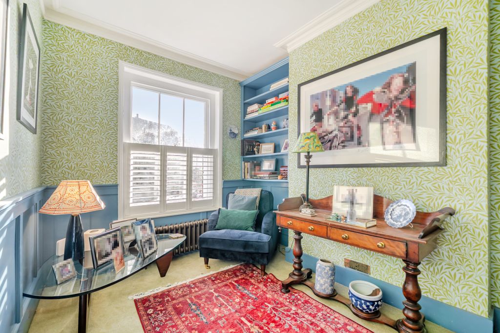 Property photo 3 of 12