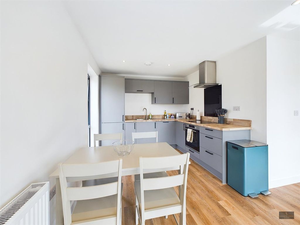 Additional image 5 of 2 bed flat to rentNew North Road, Exeter EX4