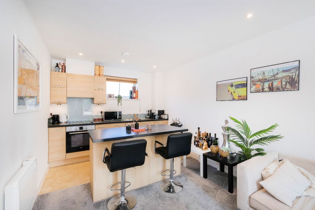 Property photo 2 of 14 4014963