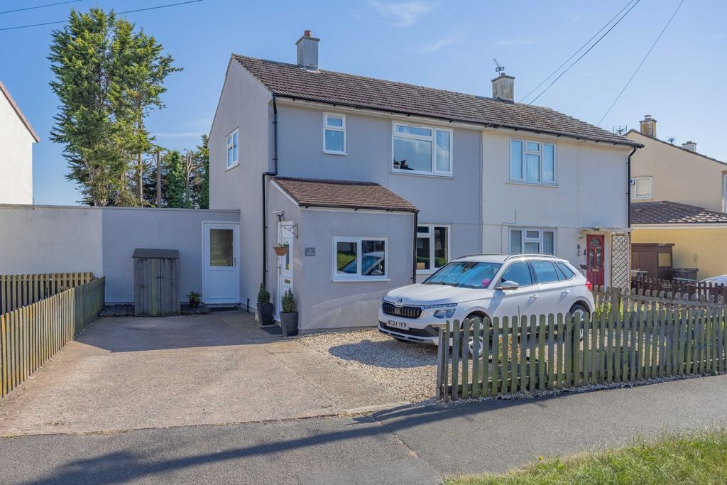 Property photo 1 of 22 Ewemove Taunton Blackmoor Road (20)
