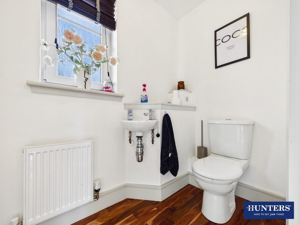 Property photo 3 of 27 Cloakroom W.C