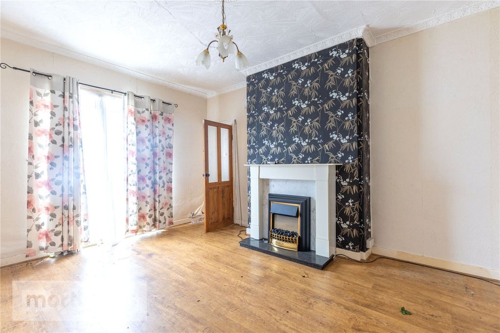 Property photo 2 of 18 Living Room