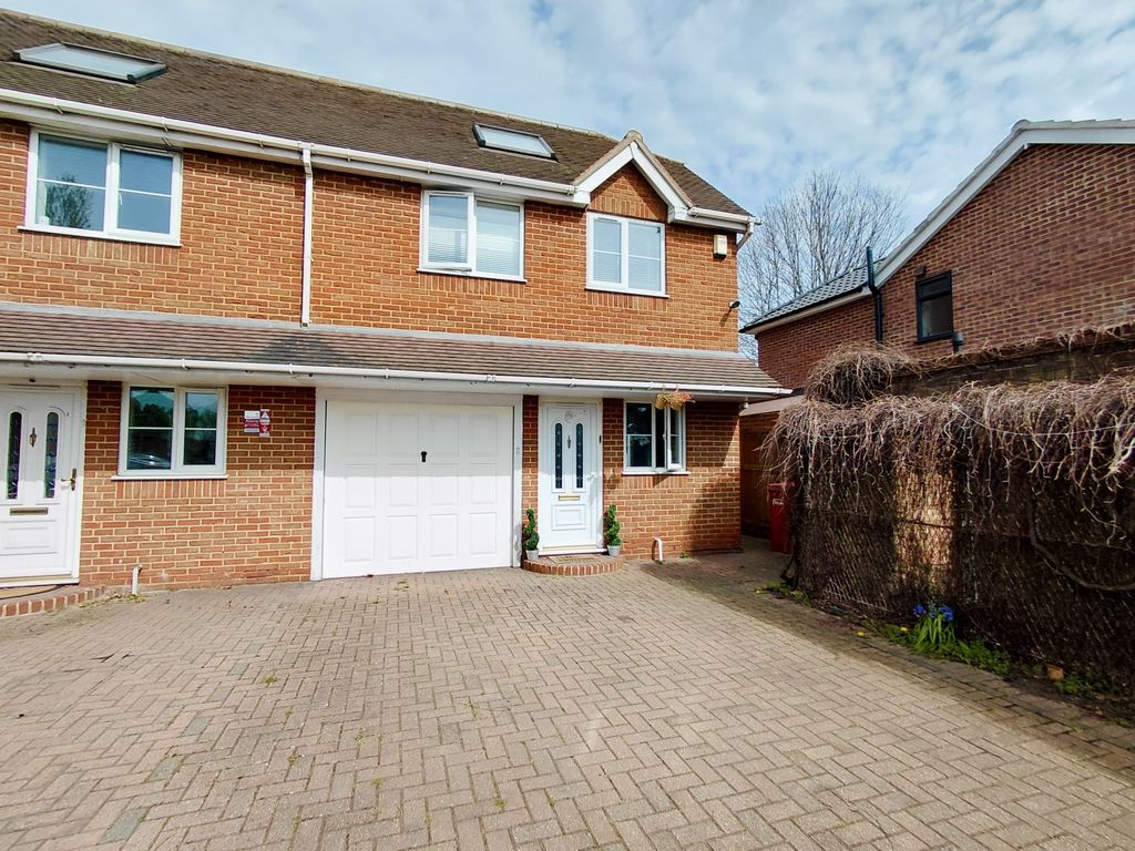 Property photo 2 of 27