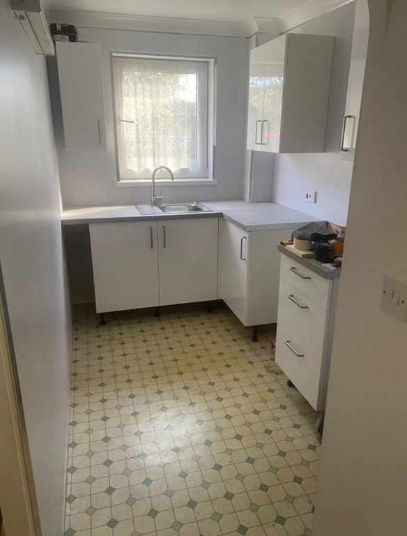 Property photo 2 of 12 Kitchen