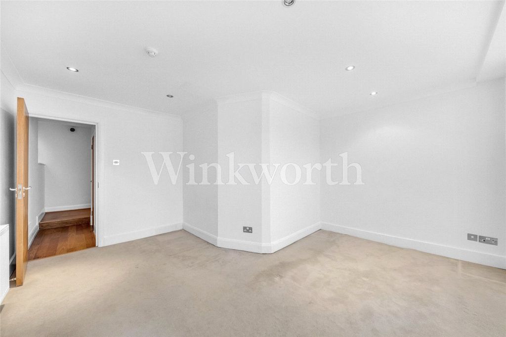 Property photo 3 of 11 Picture No. 24