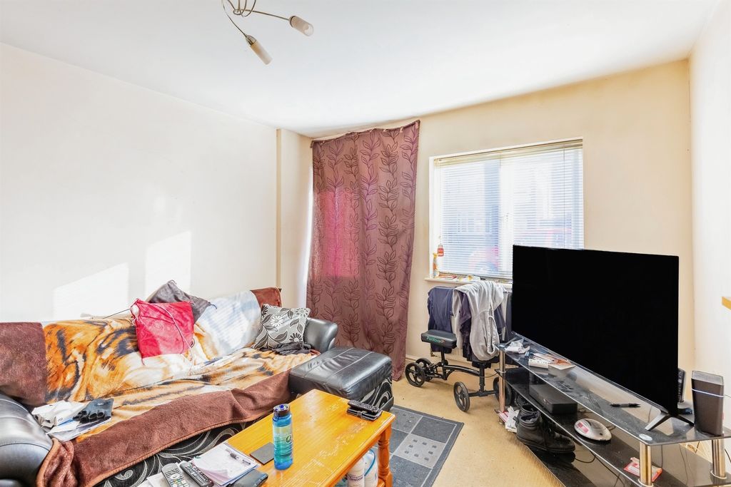 Property photo 2 of 15