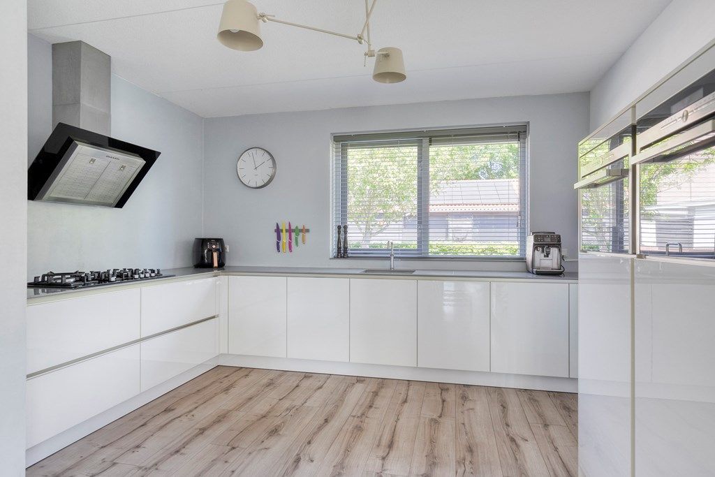 Property photo 3 of 37