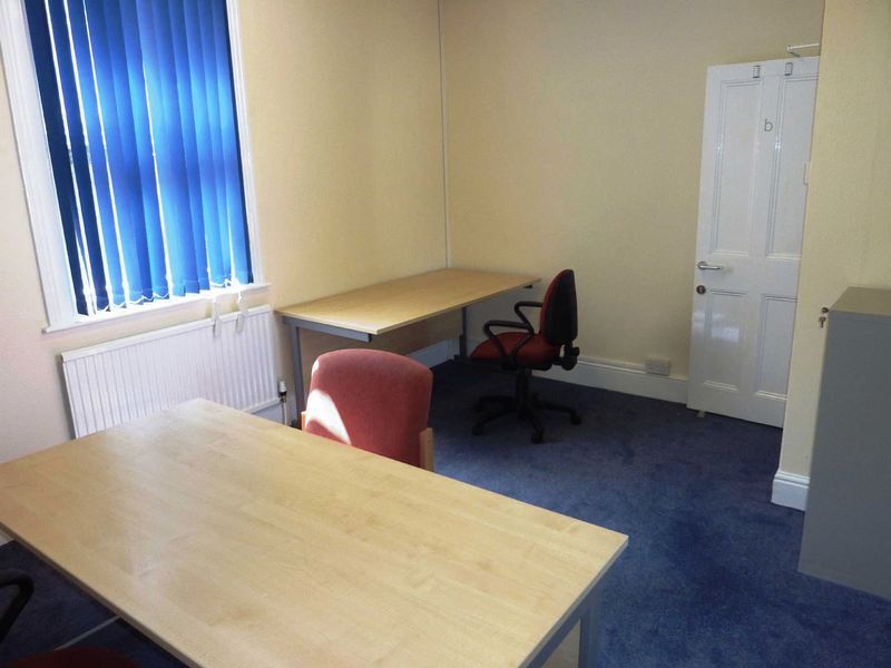 Property photo 2 of 11 Offices