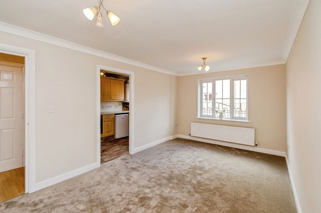 Property photo 3 of 16 Photo