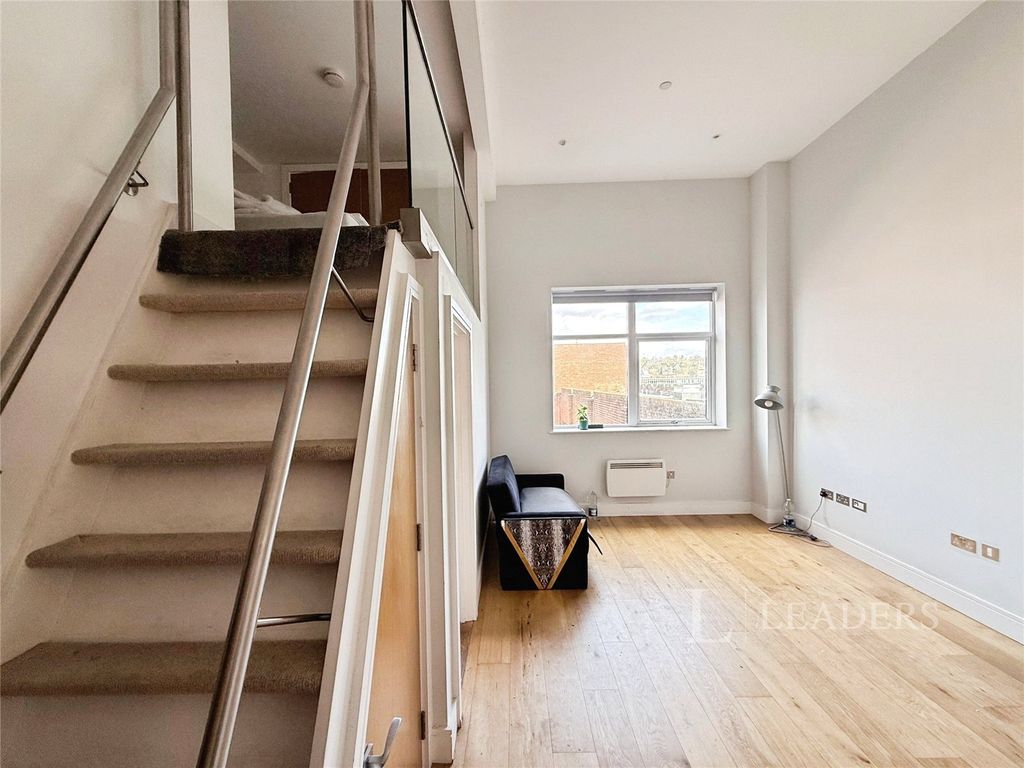 Property photo 3 of 7 Picture No. 02