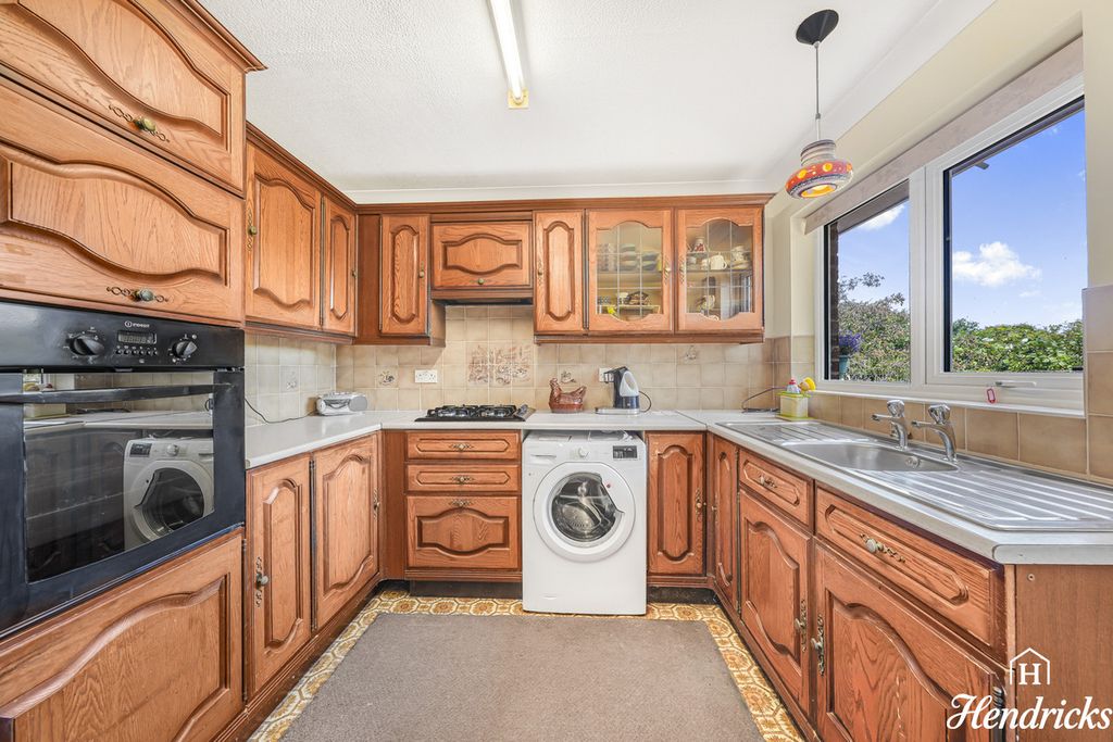 Property photo 3 of 23