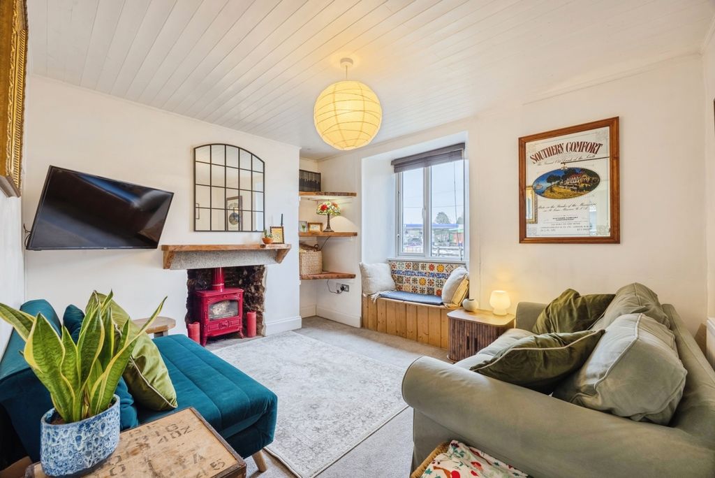 Property photo 3 of 18 Pbox-Img.Jpg