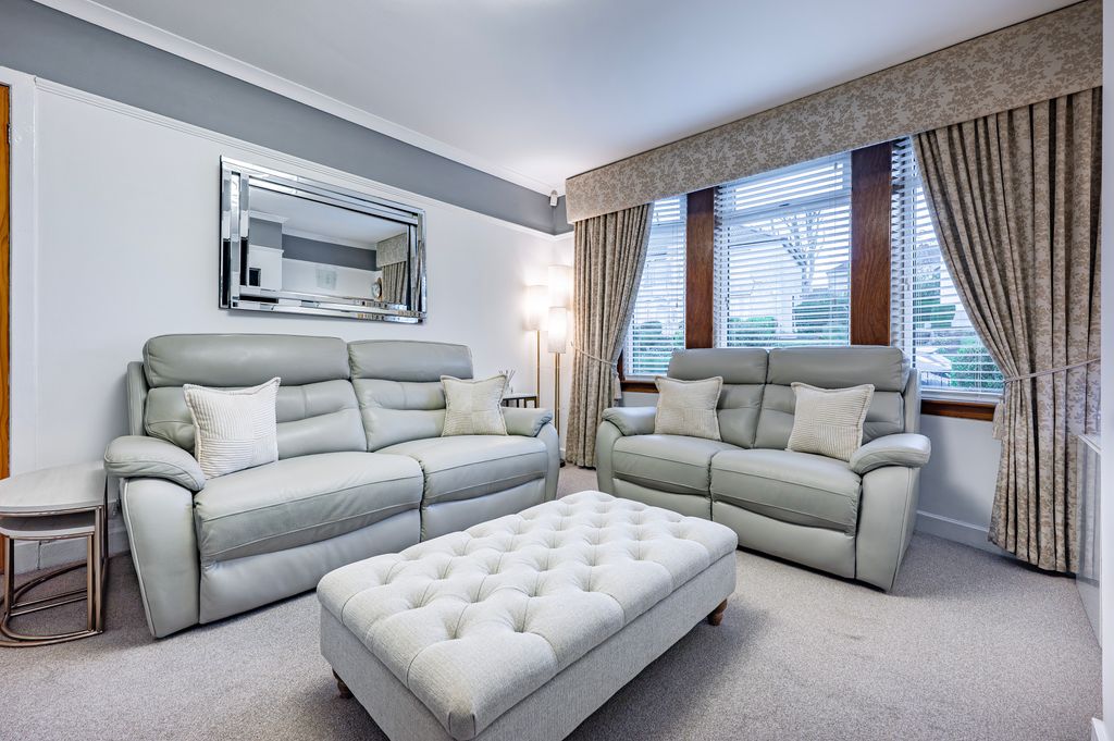 Property photo 3 of 38