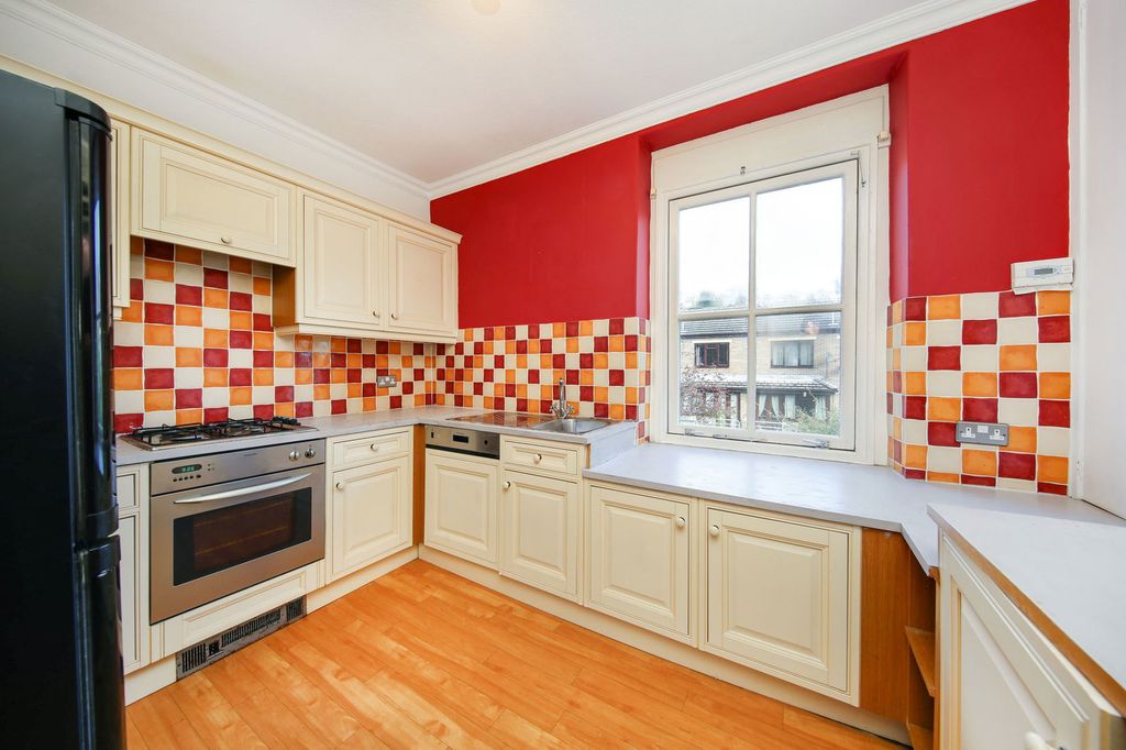 Property photo 3 of 18