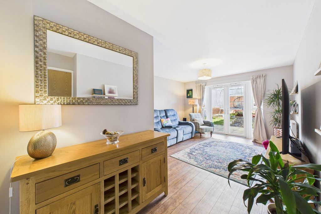 Property photo 3 of 20