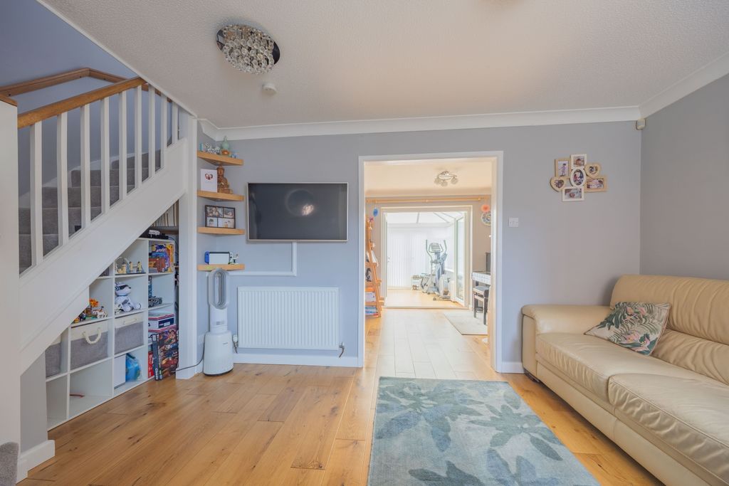 Property photo 2 of 17 Ewemovetaunton Lynor Close (10)