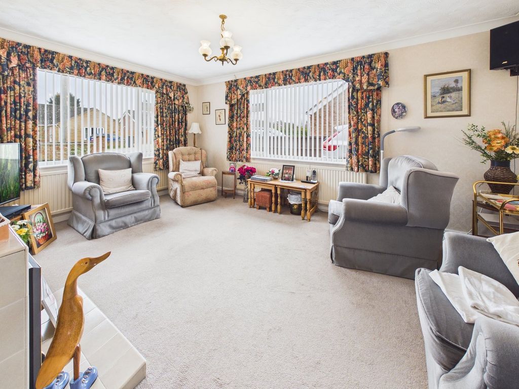 Property photo 3 of 12