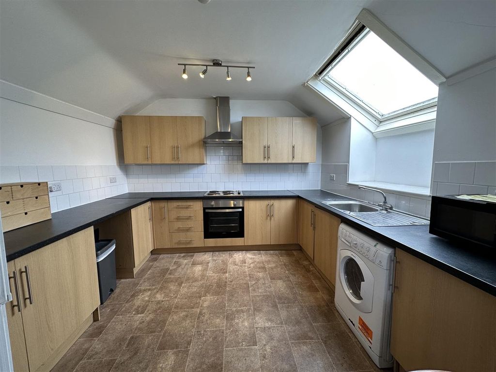 Property photo 2 of 7 York Rd K.Jpg