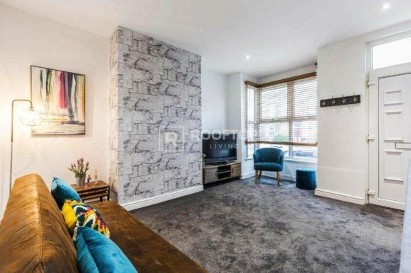 Property photo 2 of 15 8610712.Jpg