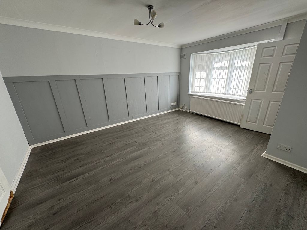 Property photo 3 of 7 Img_1961