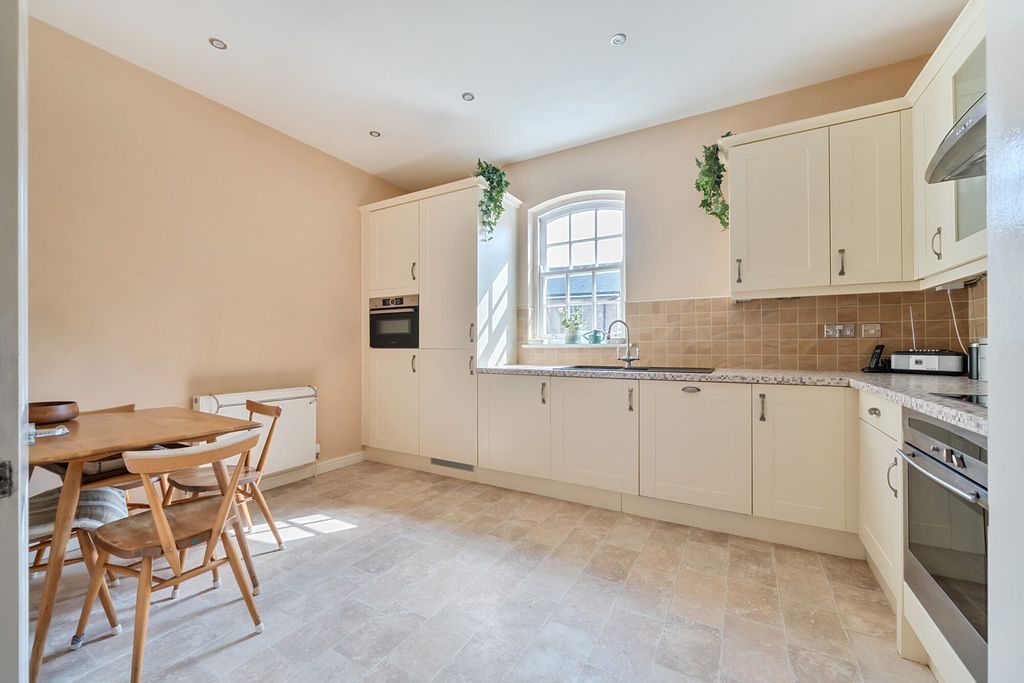 Property photo 2 of 32 Kitchen