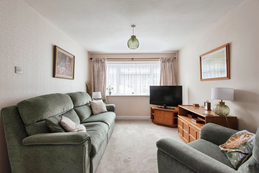 Property photo 2 of 17
