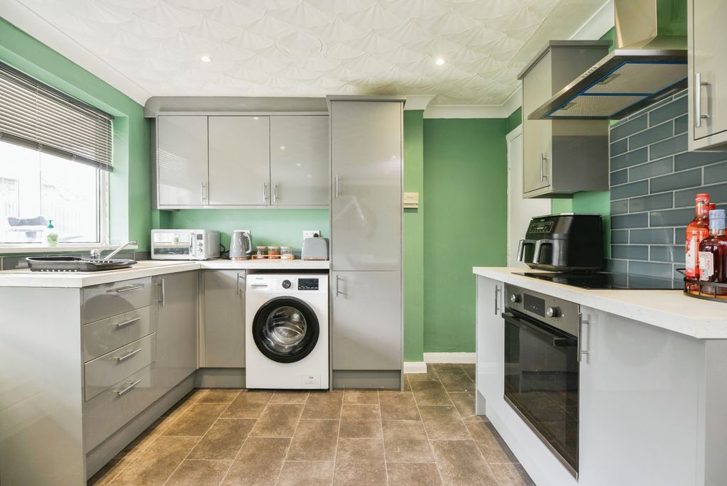 Property photo 3 of 19 Photo #3