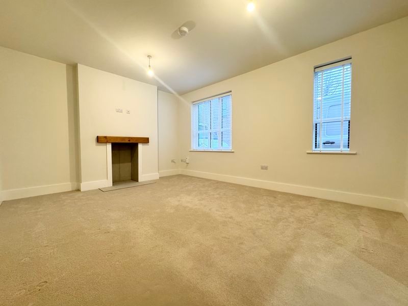 Property photo 2 of 19 Lounge