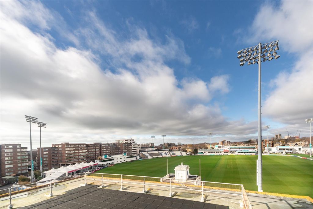 Property photo 3 of 11 Communal Roof Terrace