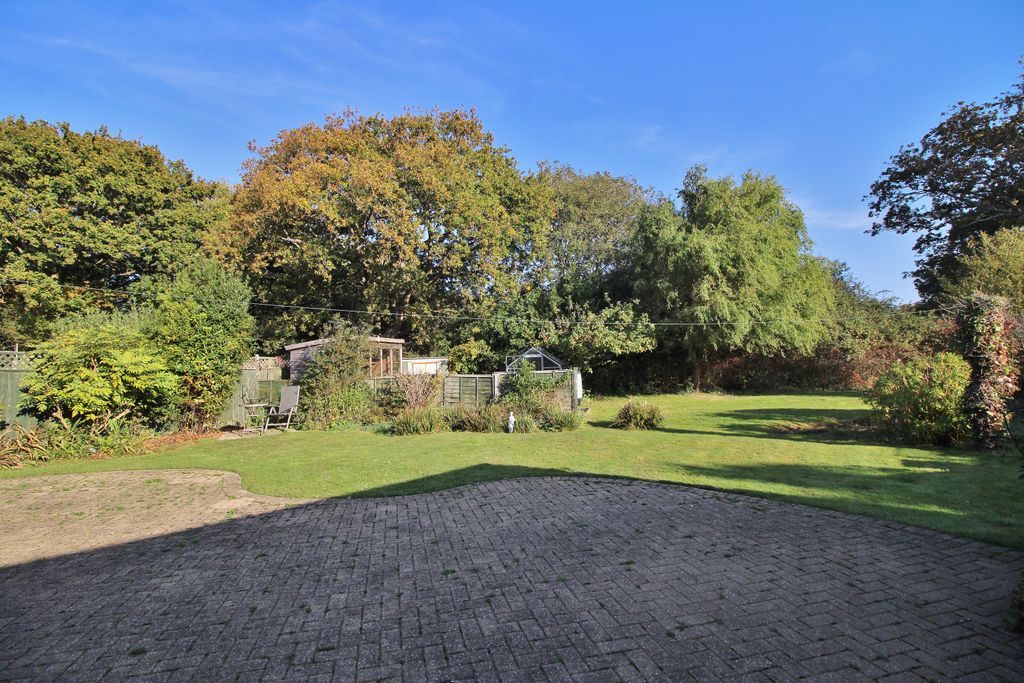 Property photo 2 of 25