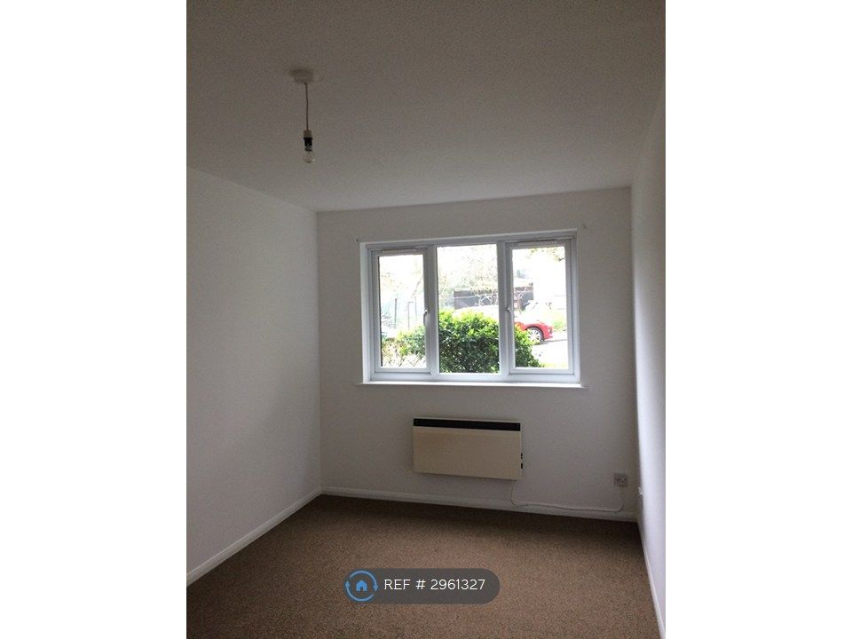 Property photo 3 of 10 Bedroom To Window
