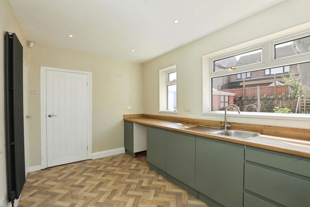 Property photo 2 of 15 Pbox-Img.Jpg