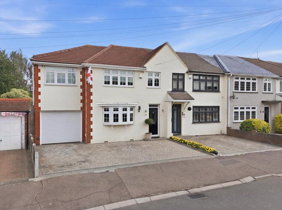 Property photo 1 of 32