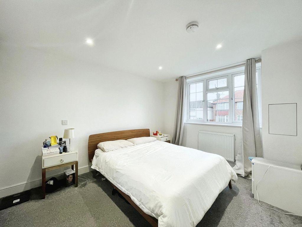 Property photo 3 of 11 Bedroom 1