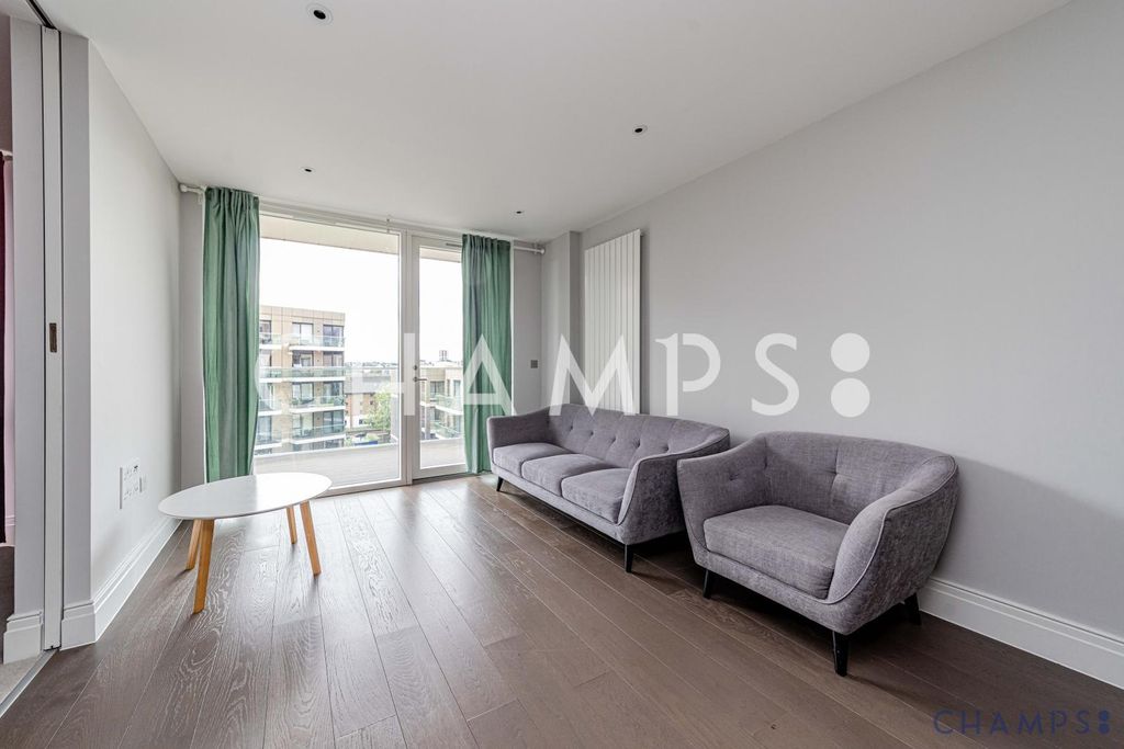 Property photo 1 of 18 3 Bedroom Flat For Rent