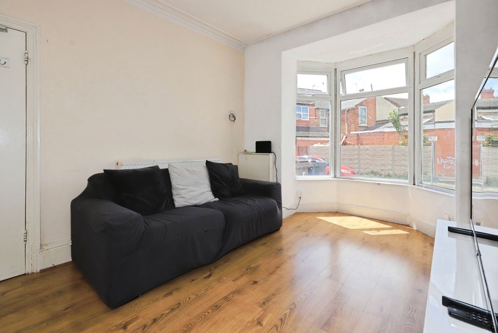 Property photo 3 of 12 Pbox-Img.Jpg