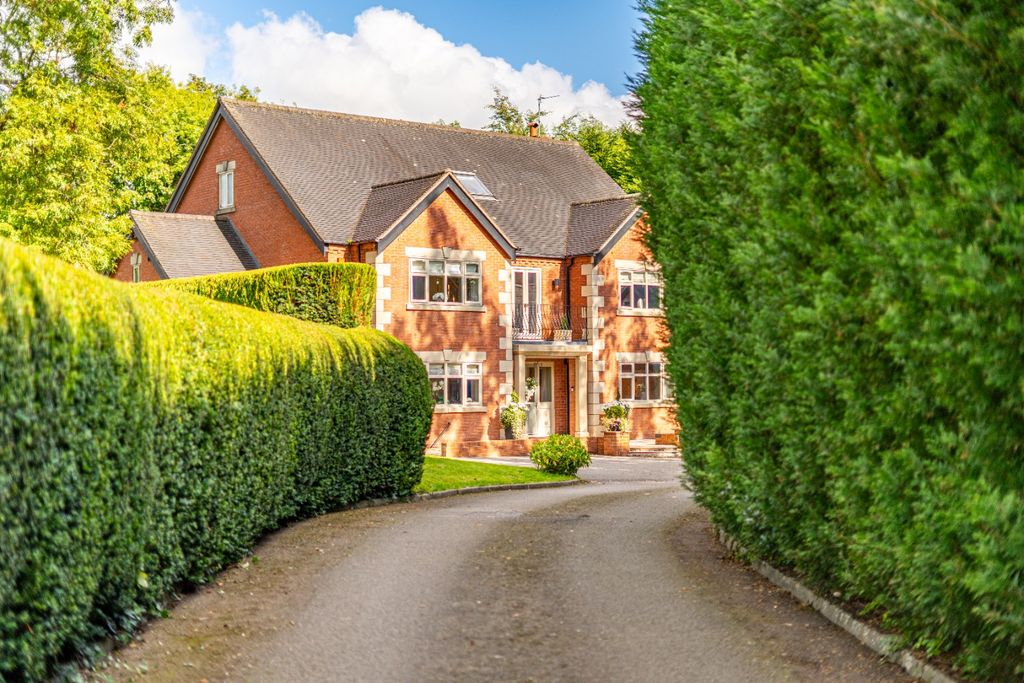 Property photo 2 of 42 5035703