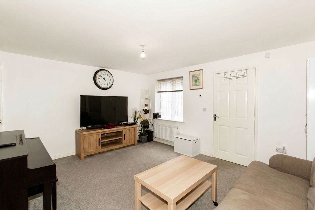 Property photo 2 of 22