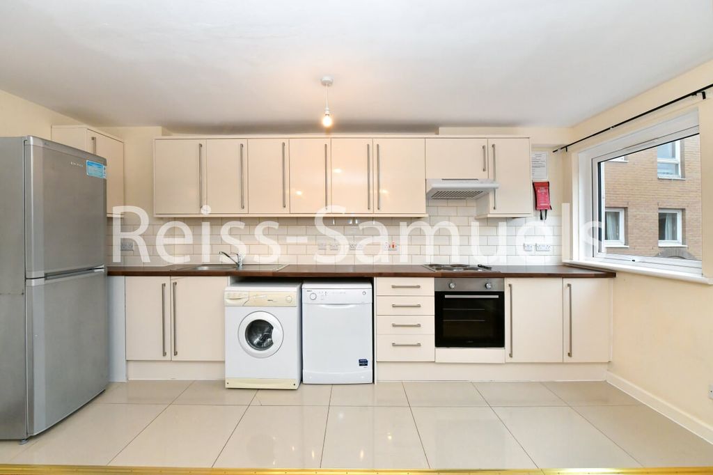 Property photo 3 of 40