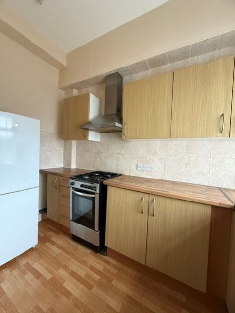 Property photo 3 of 6 1