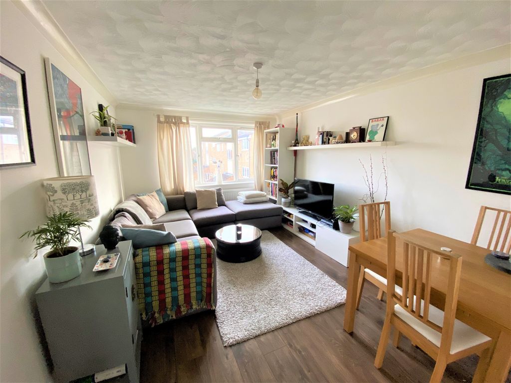 Property photo 2 of 6