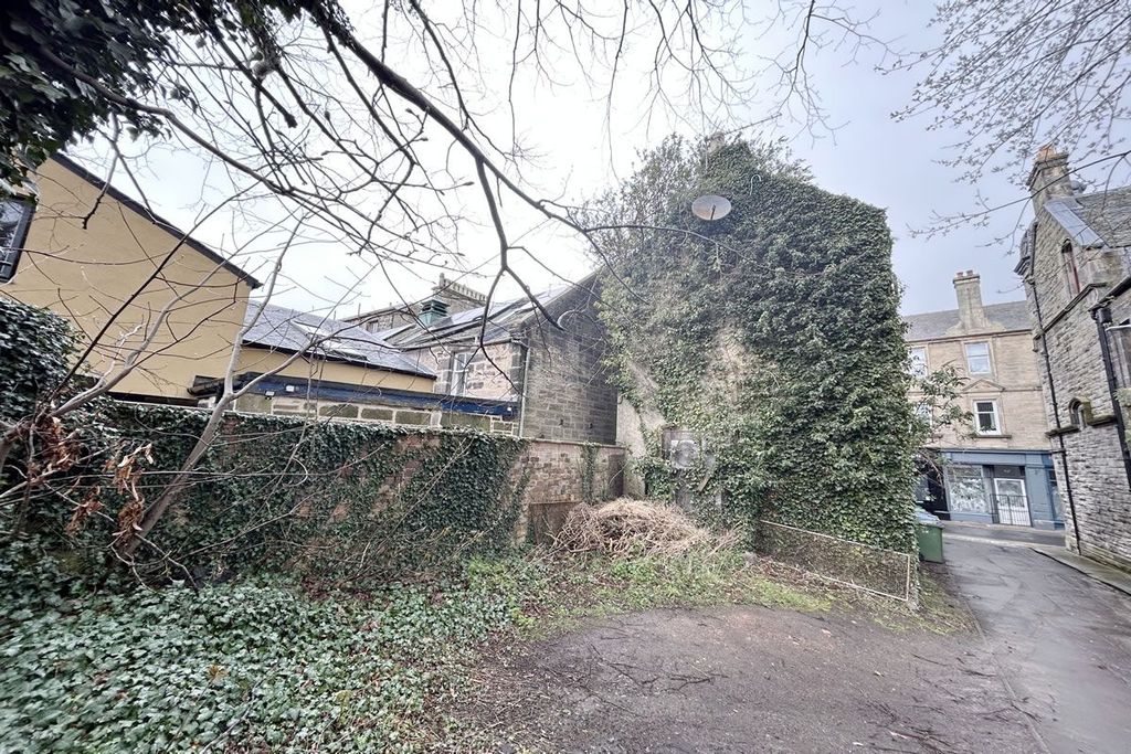 Property photo 3 of 7