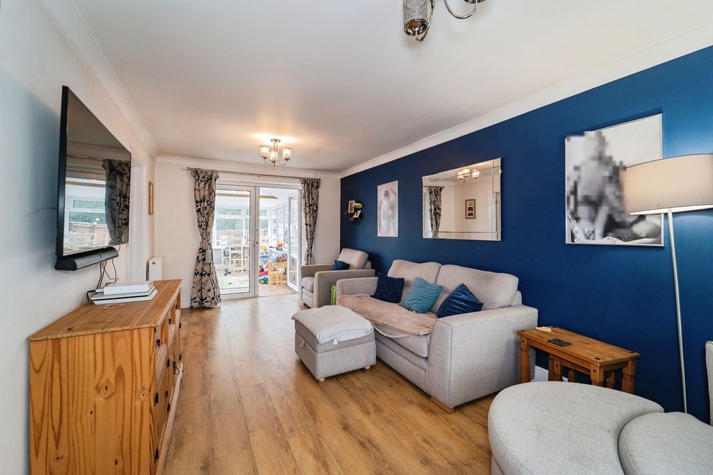 Property photo 2 of 12 Pbox-Img.Jpg